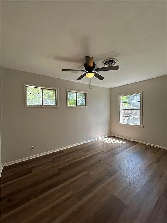 3 bed, 2.0 bath, 1313 sqft, $1,595 — Photo 4