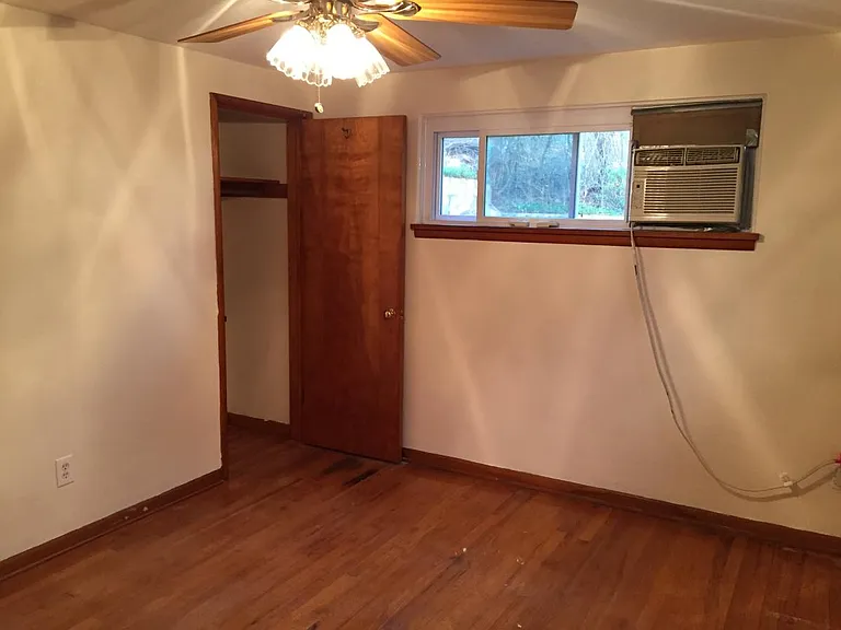 210 Marion Ave — Photo 12