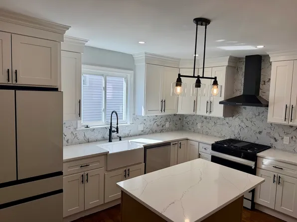 60-62 Wellsmere Rd #1, Roslindale, MA 02131
