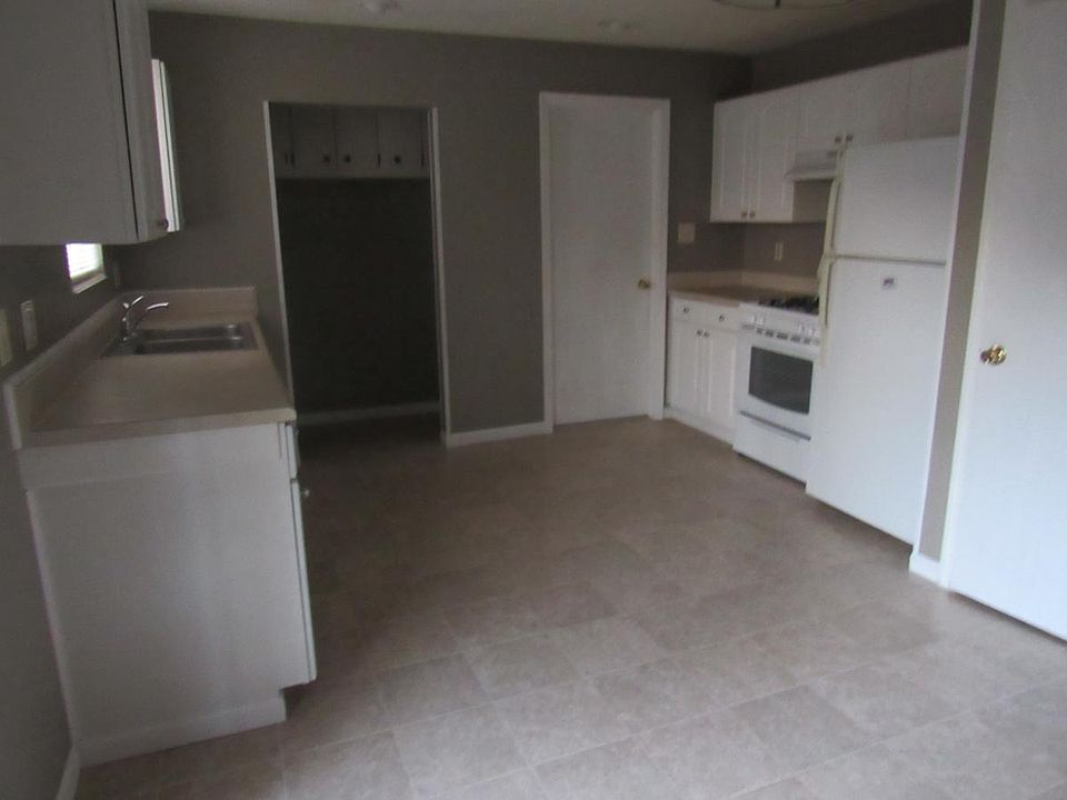 2nd image of 1060 Bertram Rd