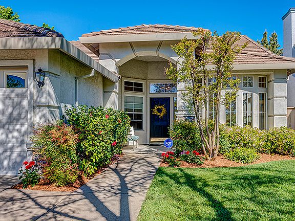 3rd image of 1057 Houston Cir