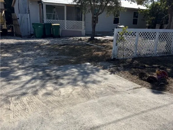 1960 51st St SW, Naples, FL 34116