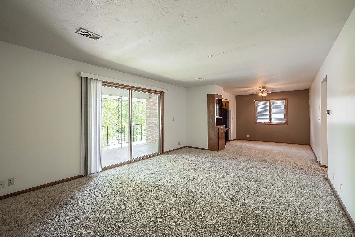 2 bed, 1143 sqft, $949 — Photo 4