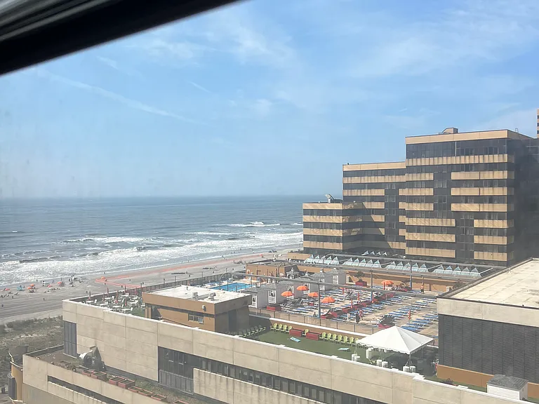 2715 Boardwalk — Photo 9