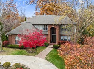 29202 Bradmoor Ct, Farmington Hills, MI 48334