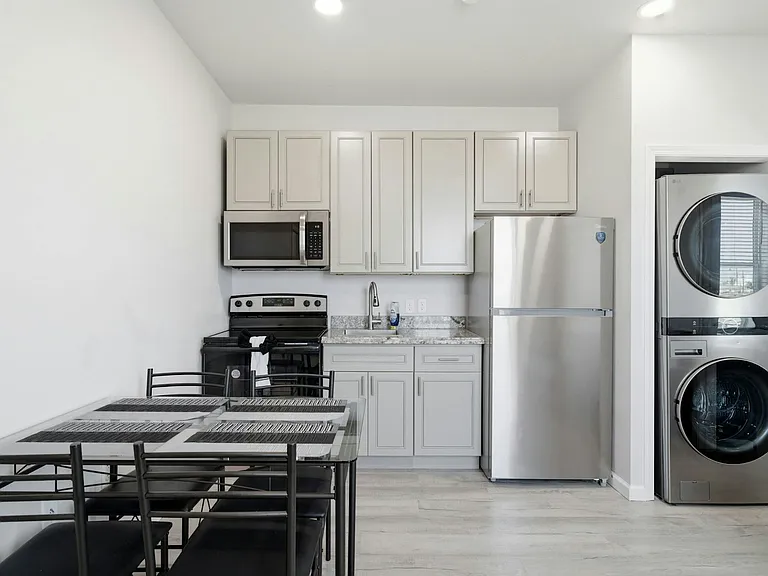 801 Avenue K #F — Photo 9