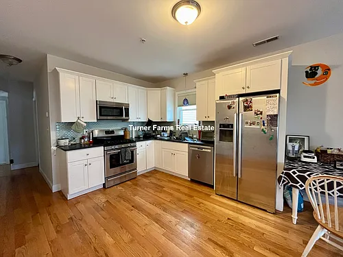 995 Dorchester Ave #2 Photo 1