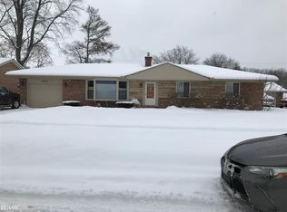 25150 Saint Christopher St, Harrison Township, MI 48045
