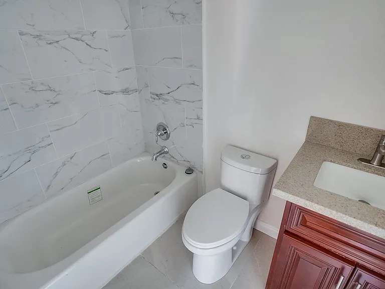 501 E 99th St #10 — Photo 23