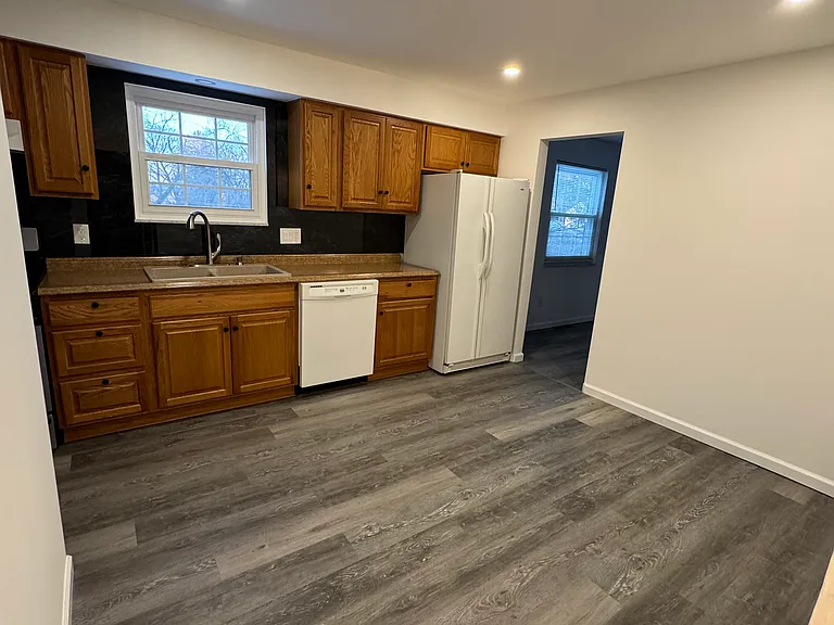 372 Sunset Rd — Photo 7