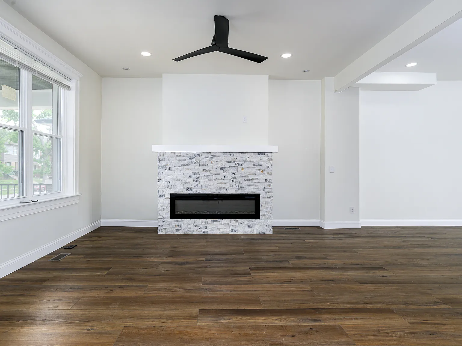 5 bed, 2466 sqft, $4,150 — Photo 3