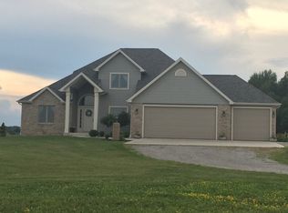 695 S 700 E, Angola, IN 46703