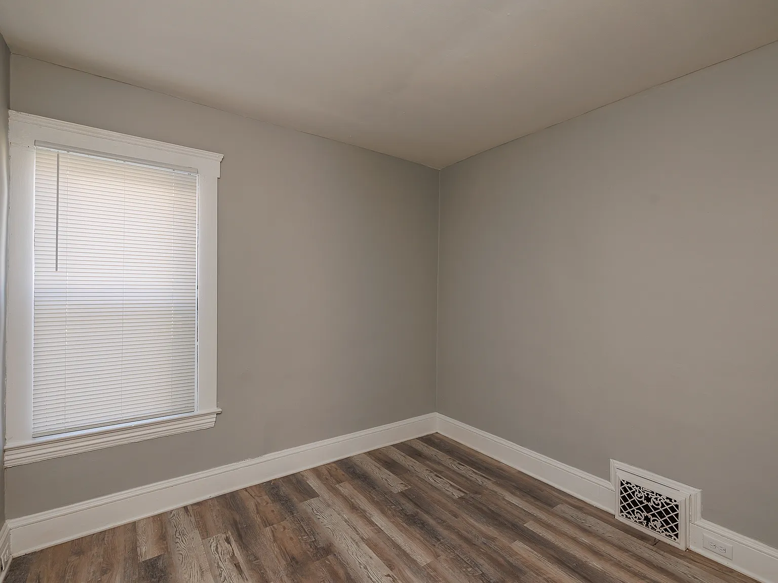 East Side Cleveland Duplex — Photo 1