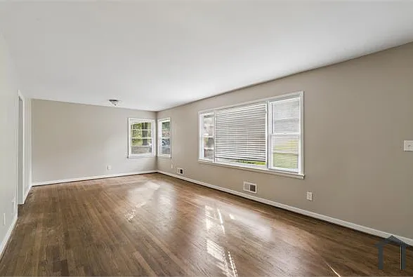 2616 Wood Dr NE — Photo 11