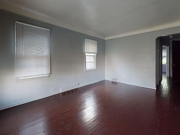 4th image of 8661 Beechdale St