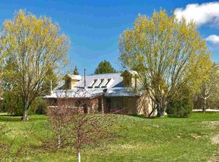 1012 Francis Rd, El Prado, NM 87529