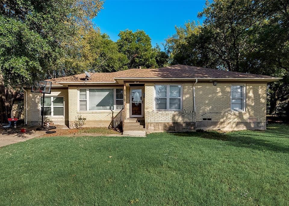 1st image of 514 Lakeside Dr