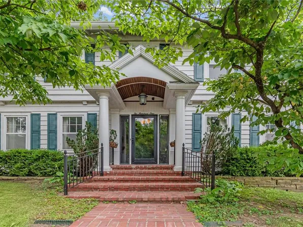 201 W 1st St, Carrollton, MO 64633