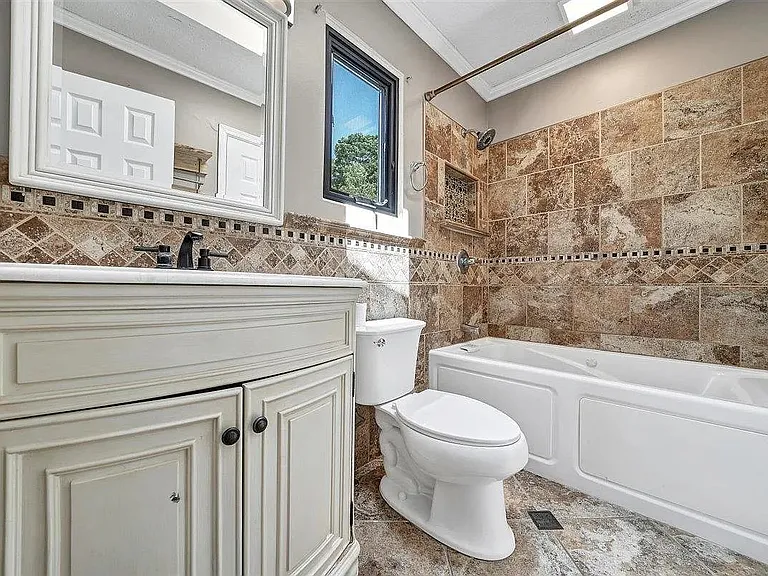 54 Capital Dr — Photo 30