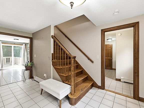 2nd image of 14 Nottingham Cir
