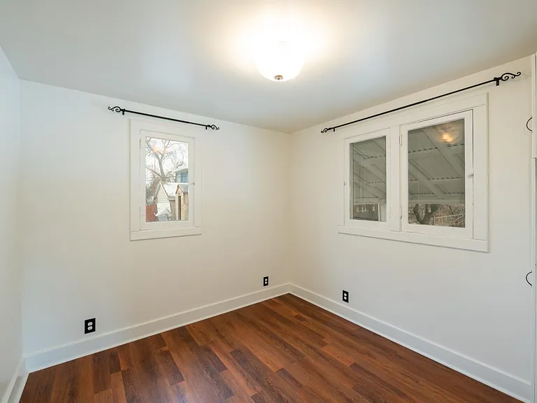 756 S Glendale St — Photo 17