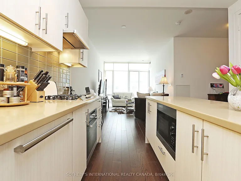 29 Queens Quay E #811 — Photo 5
