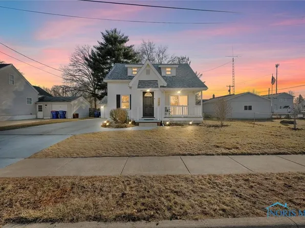 1209 Columbus St, Holland, OH 43528