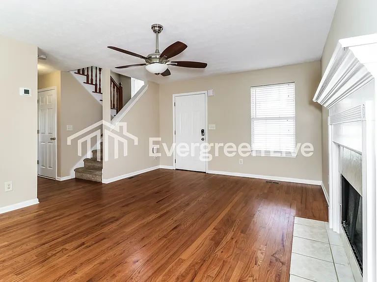 520 Ashland Manor Dr — Photo 3