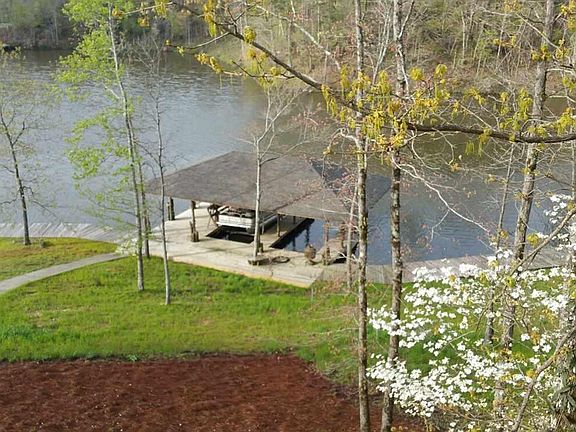 4th image of 533 W Lakeshore Dr