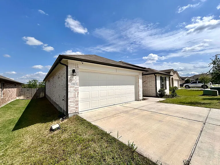 13613 Rebecca Latimer Rd — Photo 2