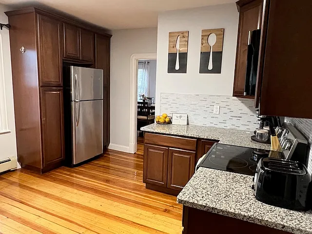 3 bed, 1200 sqft, $2,800 — Photo 3
