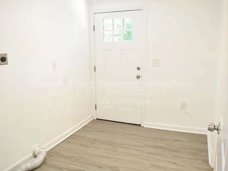 850 50th St — Photo 11