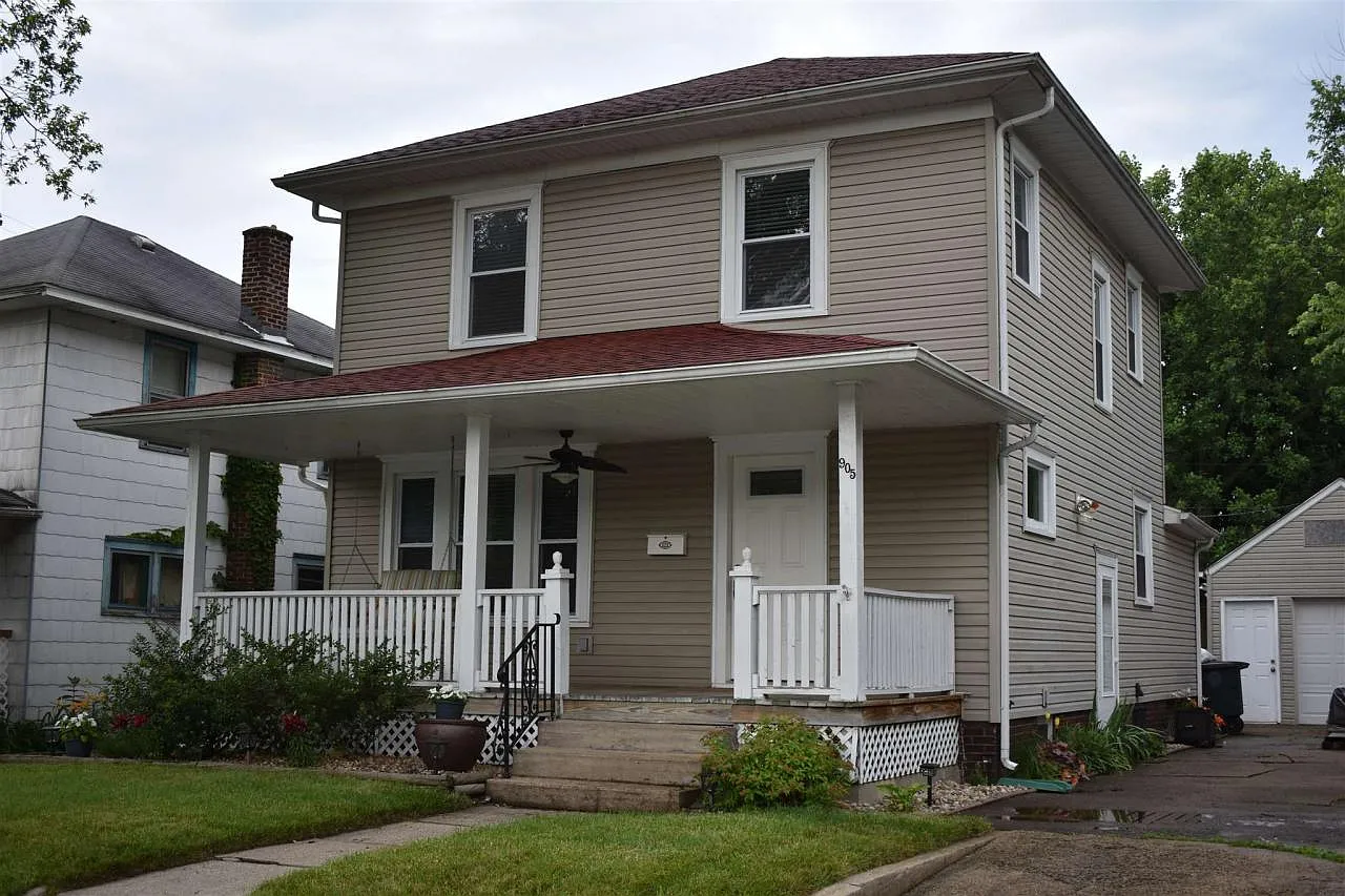 905 E Victoria St photo 1