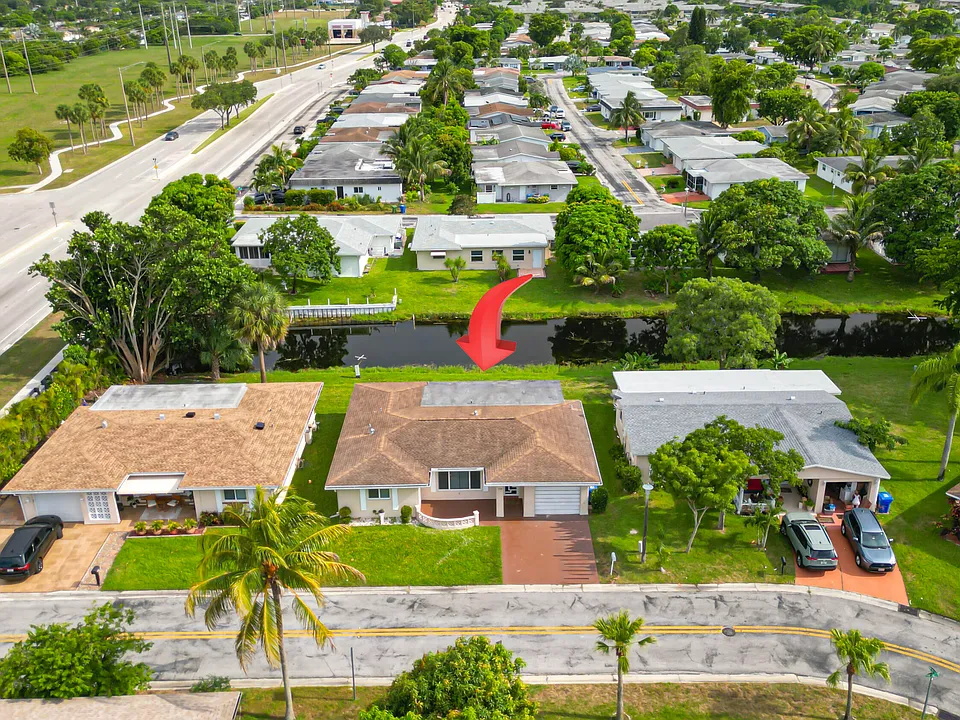 7180 NW 10th Ct