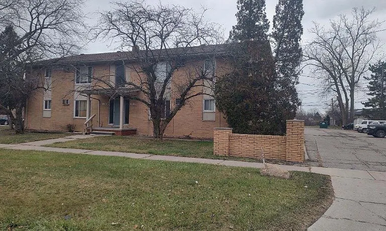 29453 W Jefferson Ave — Photo 3