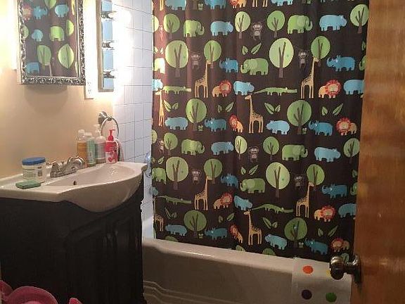 Downstairs full bath