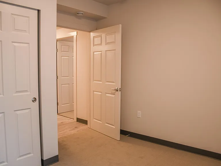 Kirkland Heights Apartments — Photo 95