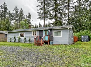 8598 Golden Valley Dr, Maple Falls, WA 98266