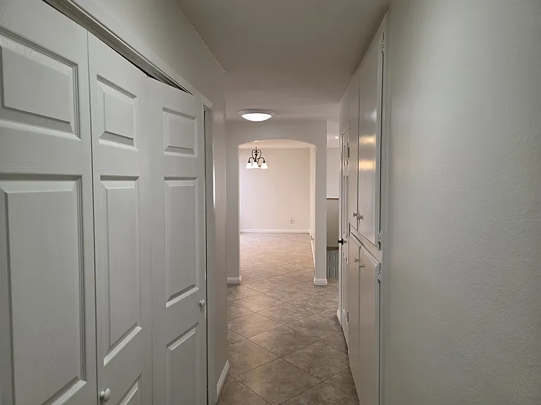 1037 Alta Vista Dr — Photo 23