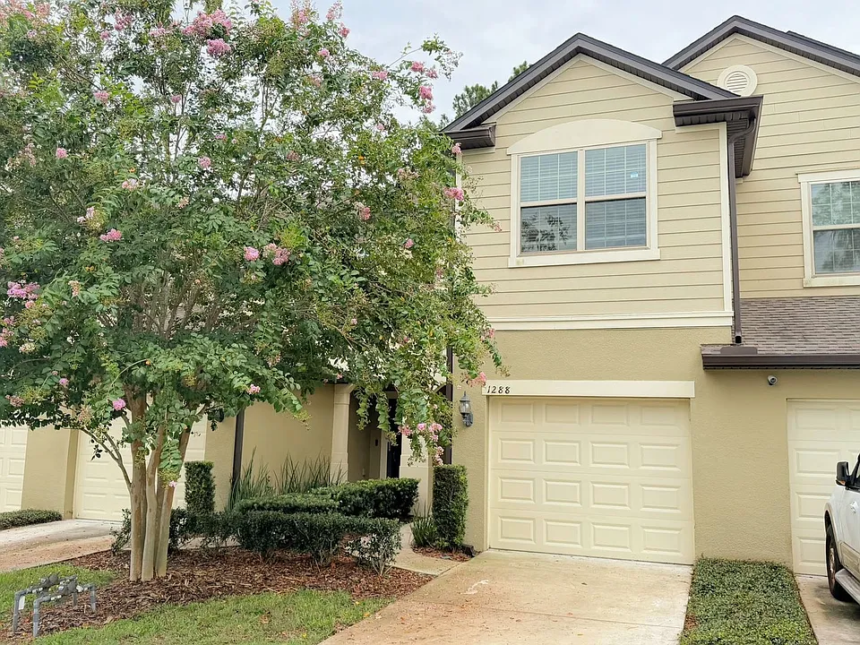 1288 Pavia Dr
