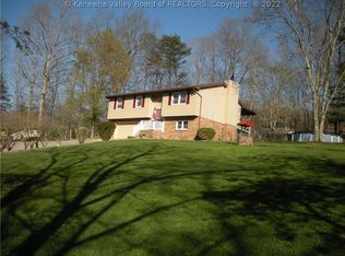 602 Harmons Branch Rd, Winfield, WV 25213