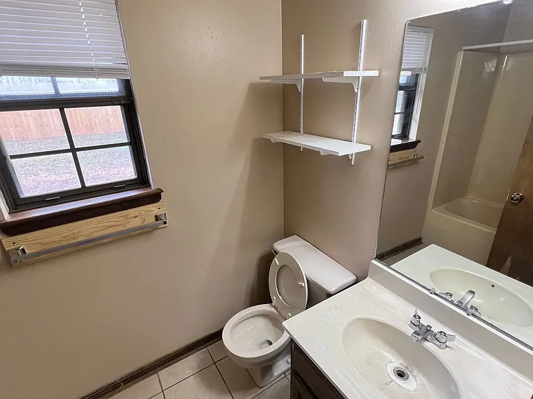 1208 N Nashville Pl — Photo 6