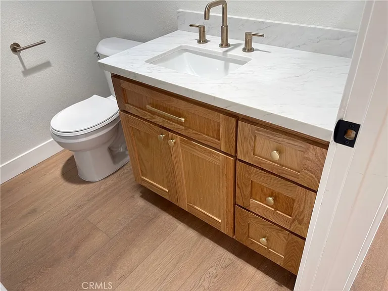 501 Herondo St — Photo 10
