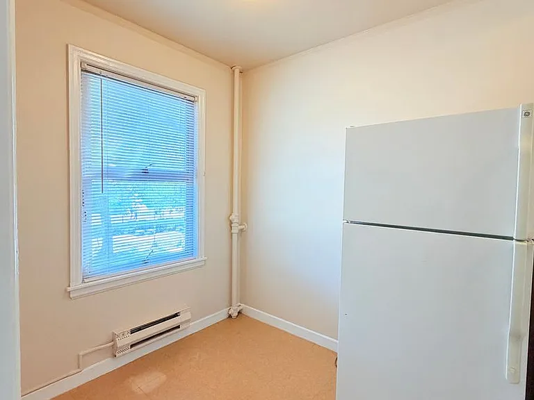 Spacious Units in a Vintage Brick Building- Walk to Seattle Center, Shops,and Restaurants! — Photo 28