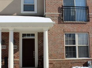 2508 Waterbury Ln, Buffalo Grove, IL 60089