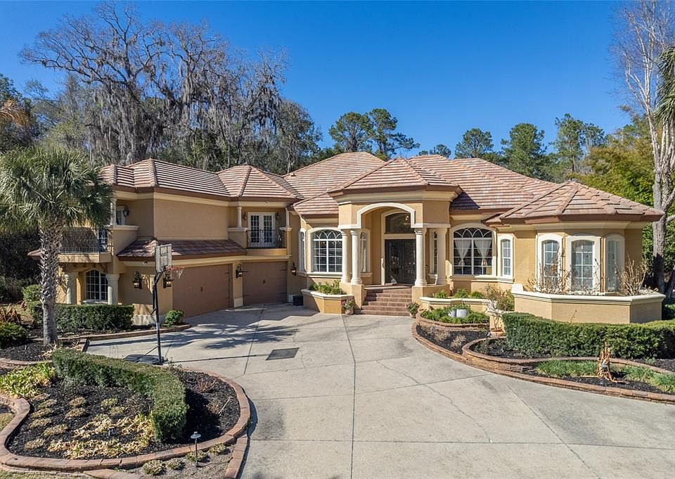 1st image of 695 SE 47th Loop