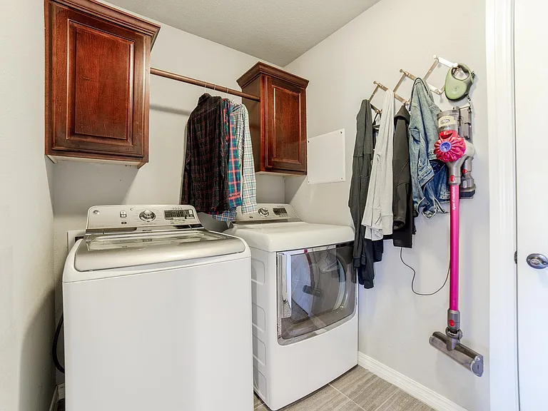 2976 W Millstone Dr — Photo 3