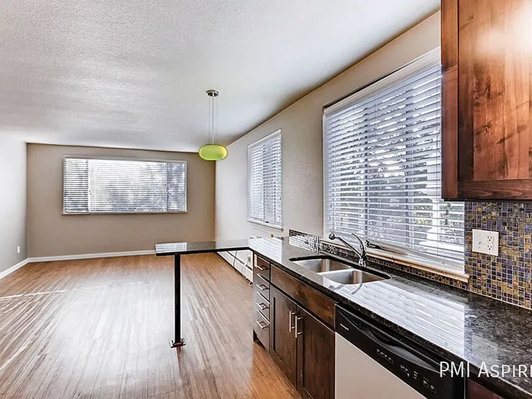 59 N Ogden St #10 — Photo 38