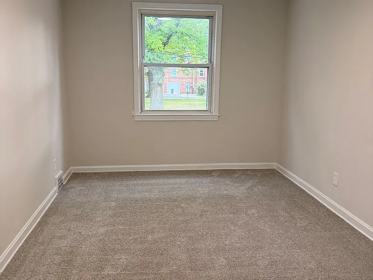 4042 Northfield Rd — Photo 10
