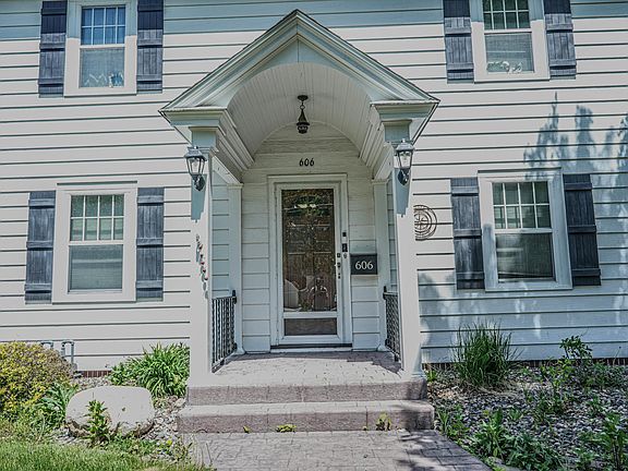 2nd image of 606 4th Ave SW